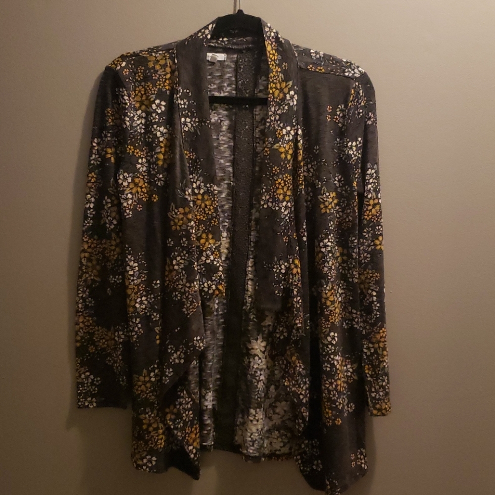 Size xs flower cardigan
